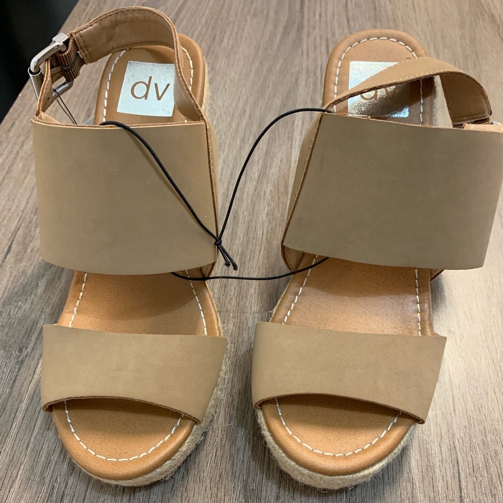 ‘DV’ Wedges